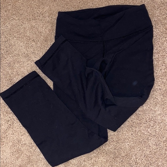 Black Lululemon Wunder Under Crop 21” - Picture 1 of 2